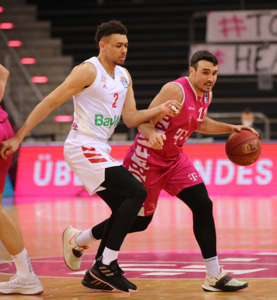 辽宁队凭借 辽宁队凭借