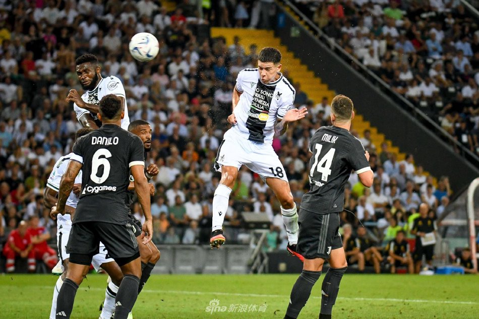 形成呼应 形成呼应