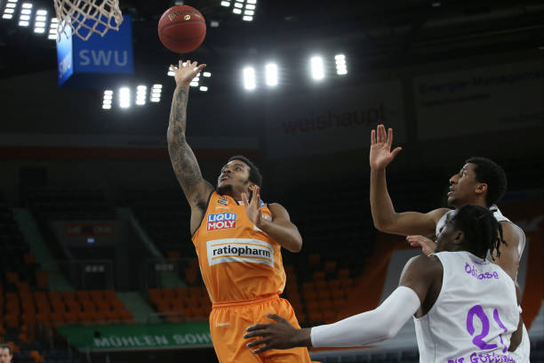 纷解读其中 纷解读其中